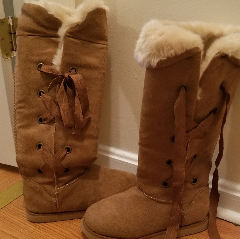 Boots - Picture 4 of 4